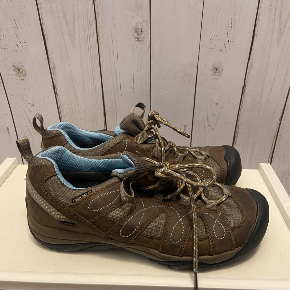 Keen 52001-SHBL Shasta Blue Trail Hiking Shoe Womens Sz 7.5 Brown Suede Leather